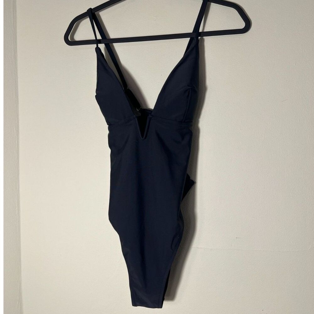 Cupshe Sexy Deep V One-piece suit NWT size Large